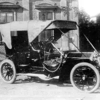 Prima mașină a fost produsă pe teritoriul României de azi în 1910. Era sub licență din SUA - Foto: wikimedia.org