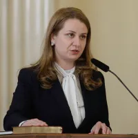 O profesoară o jigneşte pe Ligia Deca - Foto: INQUAM PHOTOS / George Călin