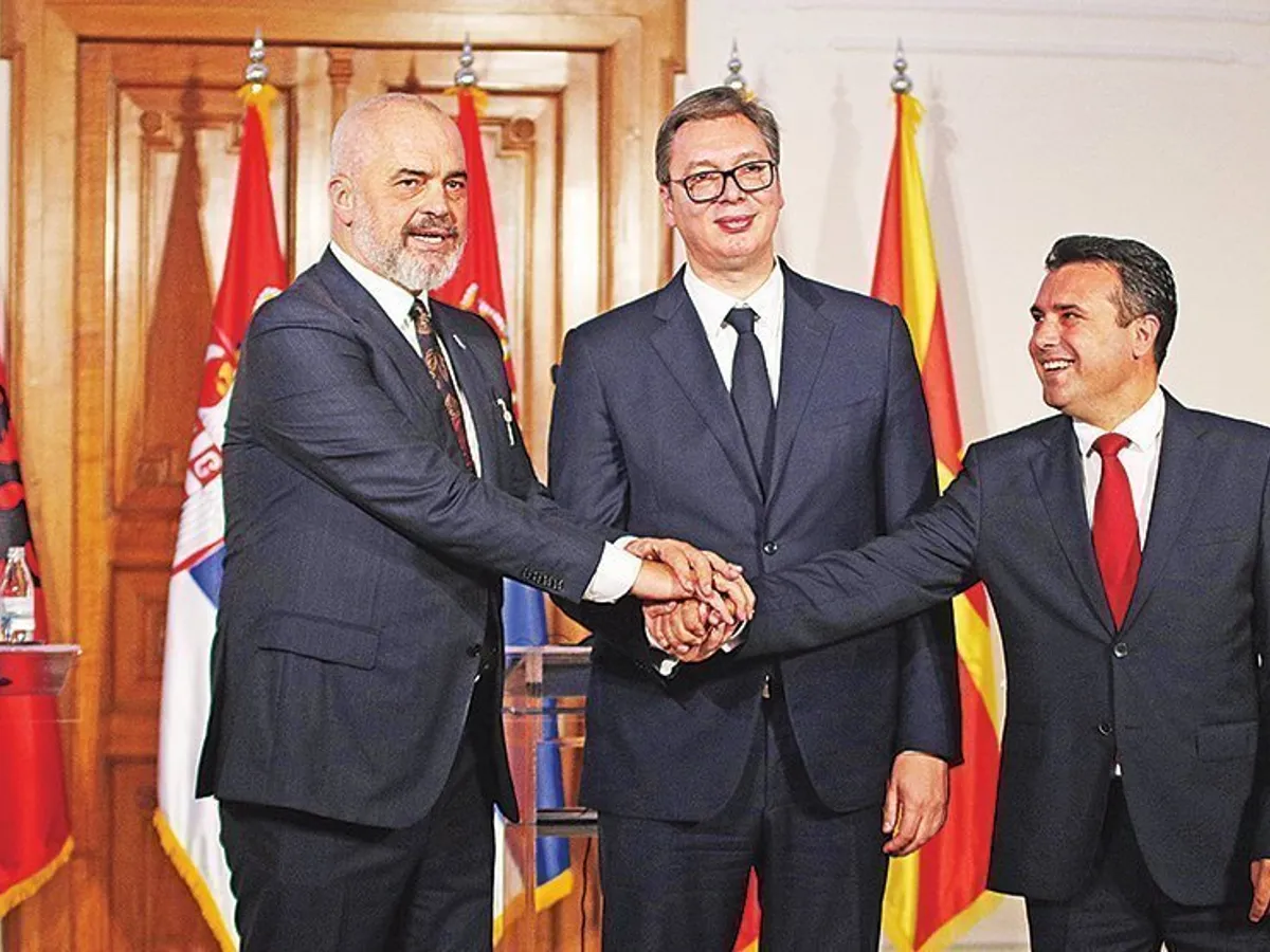 VIITOR INCERT Premierul Albaniei, Edi Rama, președintele Serbiei, Aleksandar Vučić, și premierul Macedoniei de Nord, Zoran Zaev (de la stânga la dreapta), au foarte puține motive să fie optimiști