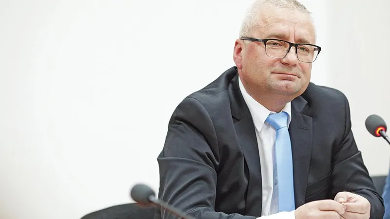 PASIVITATE Șeful DNA, Vasile Nistor, conduce o structură total dezinteresată de neregulile de pe autostrada Lugoj - Deva