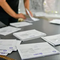 Doar 30% din deciziile cu pensia recalculată au ajuns în unele județe. Ce se întâmplă cu distribuția Foto: Poșta Română