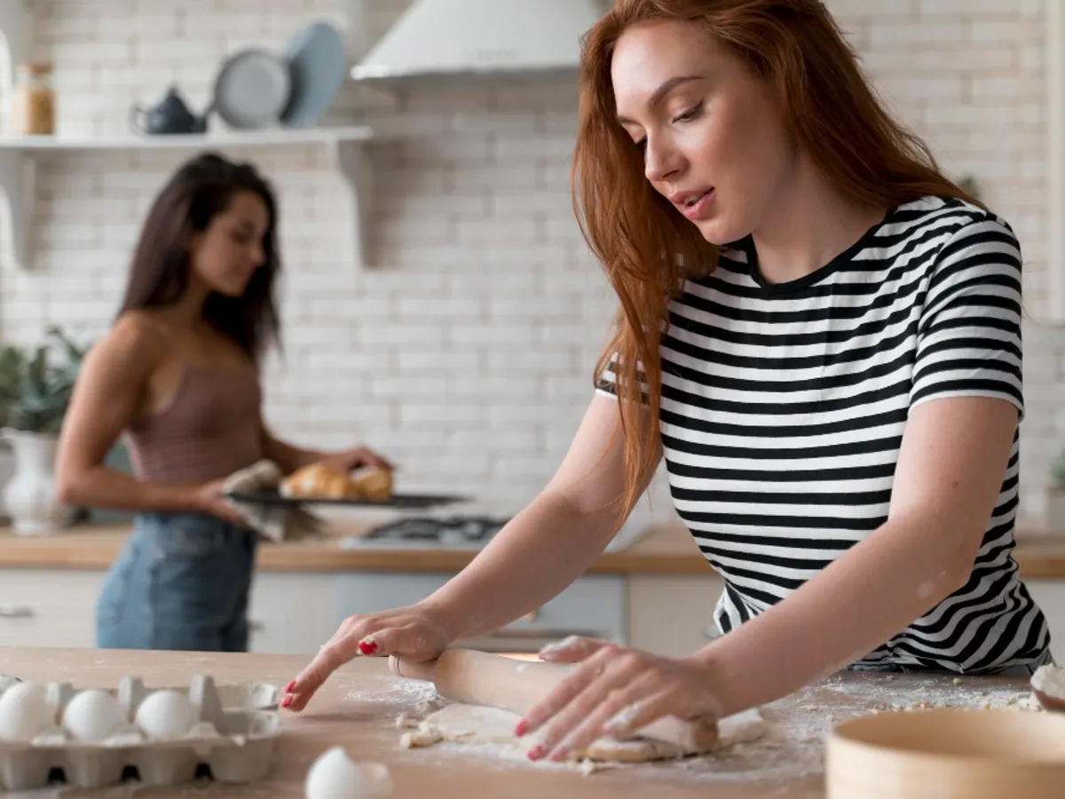 Cartoanele de ouă, risc pentru sănătate. Salmonella poate supraviețui săptămâni întregi. Ce e de făcut?