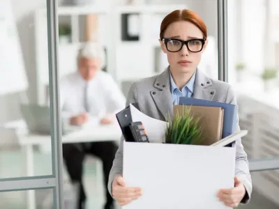 Tânără concediată - Foto: Freepik (rol ilustrativ)