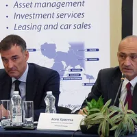 Asen Hristov (dreapta), acționarul majoritar al Eurohold Bulgaria, care deține Euroins România. Foto: sclate.com