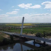Un pod de 33.000.000€ peste Mureș nu poate fi deschis. S-a torsionat, are probleme structurale grave - Foto: aradon.ro