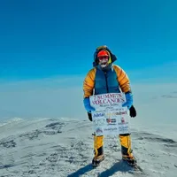 Primul român care a încheiat „Circuitul celor şapte vulcani” vrea să urce pe Everest. Când pleacă - Foto: Facebook/Adrian Ahriţculesei