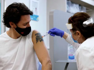 VIDEO Premierul canadian Justin Trudeau s-a vaccinat cu prima doză de AstraZeneca/FOTO: ctvnews.ca