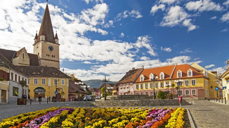 Black Friday în turism: Reduceri de până la 50% la pachetele de cazare în România. Foto: Travelminit.ro