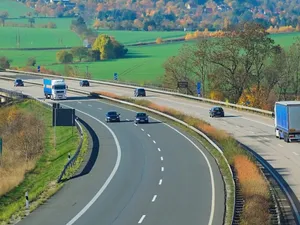 Autostrada de weekend spre Brașov costă 4.000.000.000$. Când zice Grindeanu că o va face? - Foto: Istock / imagine cu rol ilustrativ