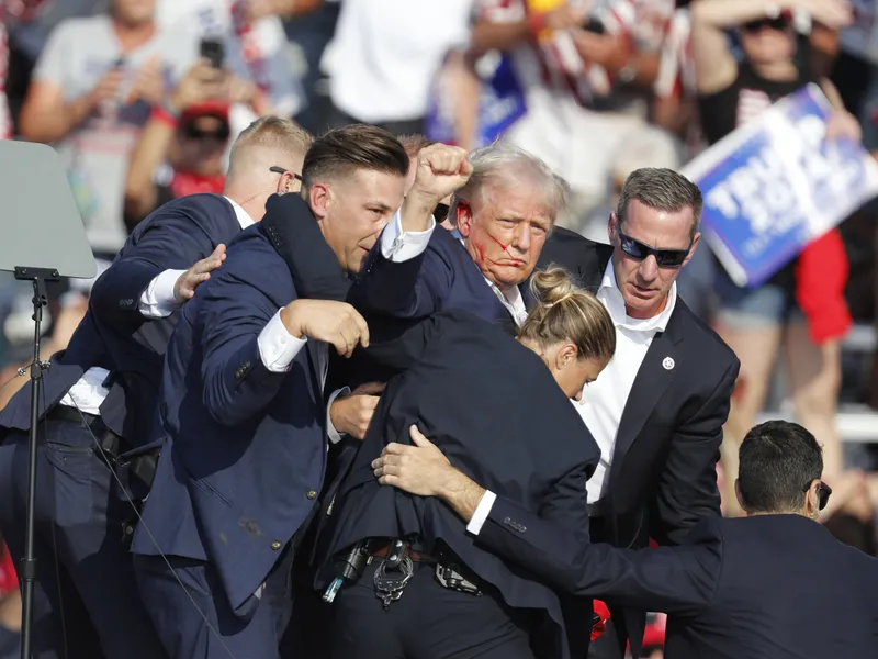 Agenta care l-a protejat pe Trump de asasin ar fi născută în Rusia - Foto: captură you tube