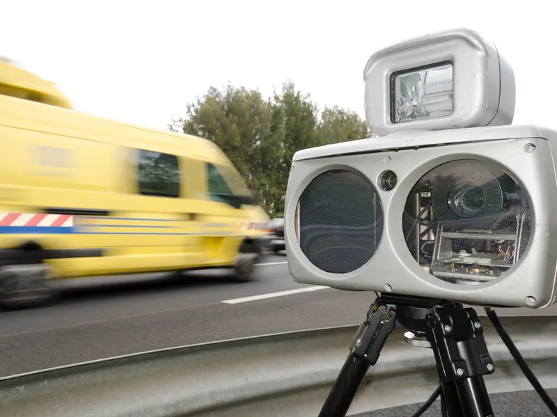 Veste proastă, pentru vitezomani! Mergi cu 50 km/h peste limită, 3 luni închisoare și 3.750 € amendă - Foto: Freepik (Imagine cu rol ilustrativ)