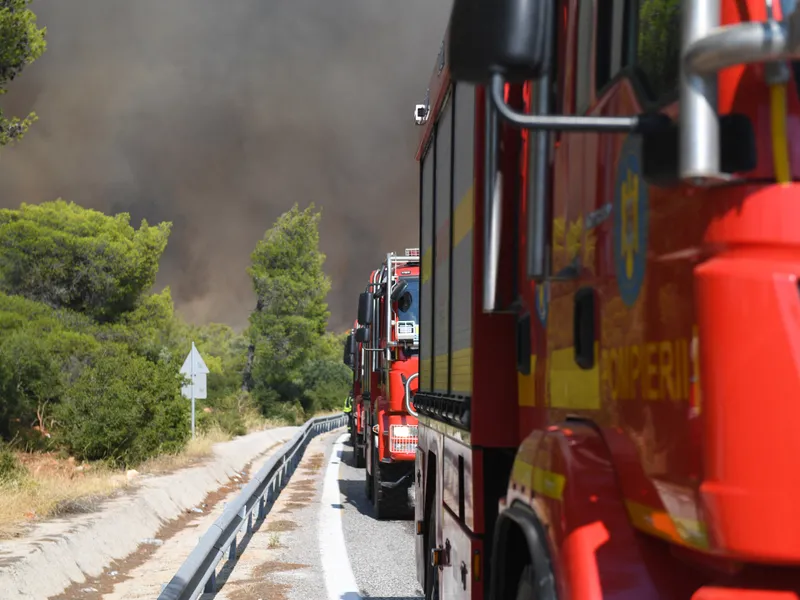 Pompierii români ajută la stingerea incendiilor - Foto: Profimedia Images - imagine cu caracter ilustrativ