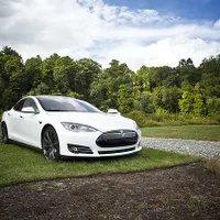 Autoturism marca Tesla/FOTO: Pixabay