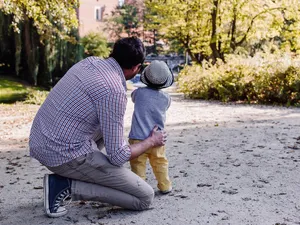 Tații pot să facă și treburi casnice Foto: Pixabay.com (imagine cu rol ilustrativ)