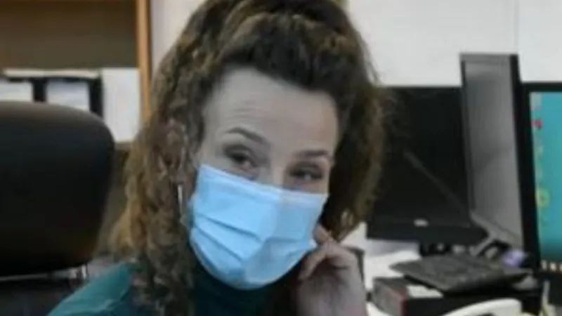 Chelnerița pentru care un director de la Apele Române a fost pus sub acuzare/FOTO: themightyinternet.com