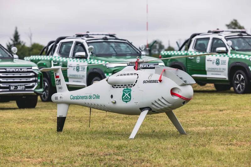 Producătorii extind gama de elicoptere-drone cu variante armate. Pot lansa și 10 rachete
