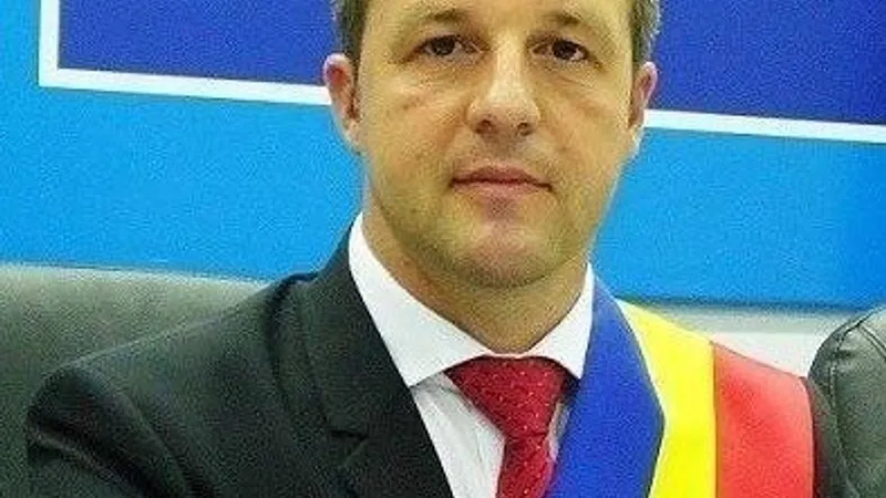 Primarul Marian Dragomir îl contestă pe Dragnea Foto: Facebook