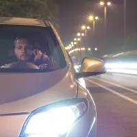 Atenție, șoferi! Dați flash-uri în trafic, riscați 600 lei amendă. Puteți rămâne și fără permis - Foto: Freepik (Imagine cu rol ilustrativ)
