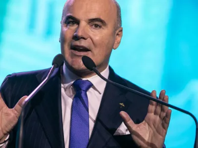 „Premierul calamitate”. Rareș Bogdan, atac fără precedent la adresa șefului său de partid, Ilie Bolojan