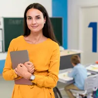Nicușor Dan a tras un semnal de alarmă cu privire la salariile profesorilor. Când ar putea crește? Foto: Freepik (fotografie cu caracter ilustrativ)