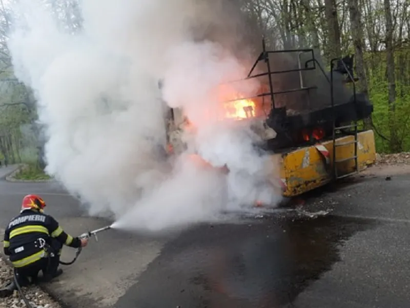 Pompierii au stins focul în 10 minute – Foto: ISU Crișana