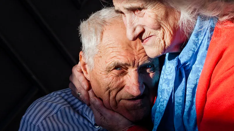 Pensionarii lăsați fără pensie majorată la indexare au ajuns la mila C.A.R.-urilor. Împrumută bani Foto: Freepik (fotografie cu caracter ilustrativ)