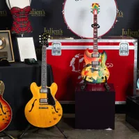 Chitarele legendelor rock Eric Clapton şi Kurt Cobain, scoase la vânzare. Prețurile sunt fabuloase - Foto: Profimedia Images