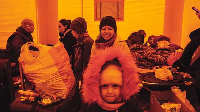 Anastasiia, profesoară de engleză în Odessa și fiica ei, Emily, de patru ani, sunt fericite că au reușit să intre în România.