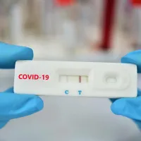 Elev depistat pozitiv la testul anti-COVID cu salivă, și în județul Sibiu, comuna Roşia. / Foto: antares-clinic.ro
