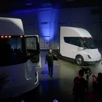 Elon Musk, la livrarea primului camion Tesla Semi. / Foto: Profimedia