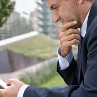 Instituțiile publice din România au cumpărat telefoane smart în valoare de 737.000 de € doar în 2023 Foto: Profimedia Images (fotografie cu caracter ilustrativ)