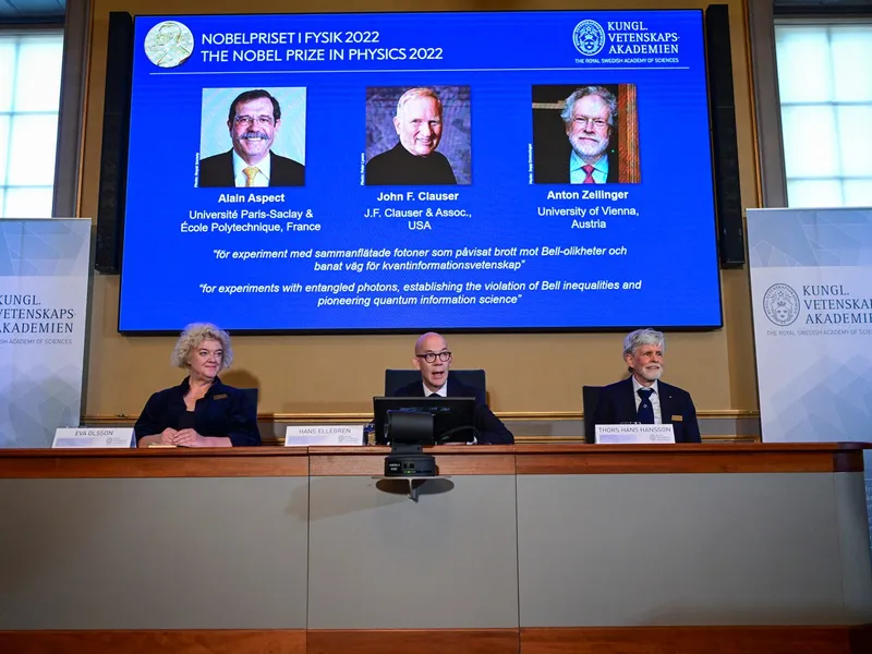 Premiul Nobel pentru Fizică pe 2022 a fost acordat cercetătorilor Alain Aspect, John F. Clauser şi Anton Zeilinger. / Foto: Profimedia