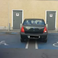 O astfel de parcare se va amenda cu 10.000 de lei/FOTO: 4tuning.ro