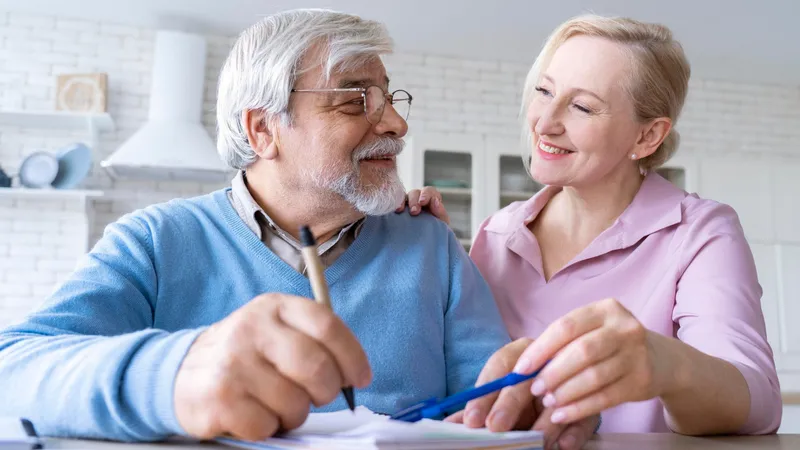 Ce asigurări vor plăti pensionarii în funcție de pensie pe care o primesc. Se ajunge și la 400 lei Foto: Freepik (fotografie cu caracter ilustrativ)