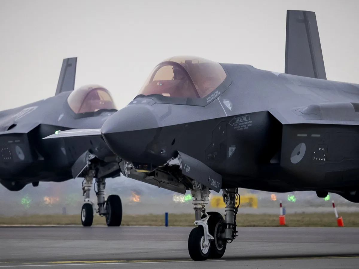 SUA amână livrarea de arme către țări din Europa. România a comandat 32 avioane F-35 de 6.500.000.000 $