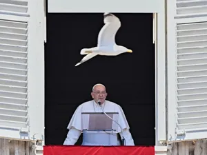 Papa Francisc demontează teoria conspirației ce-l dădea mort - Foto: Profimedia Images (imagine cu rol ilustrativ)