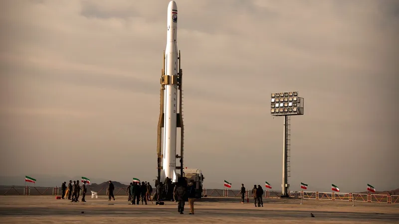 Rusia va lansa în spațiu un satelit al Iranului /foto: irna