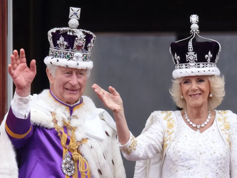 Regele Charles și regina Camilla au salutat mulțimea din balconul de la Buckingham Foto: profimediaimages.ro