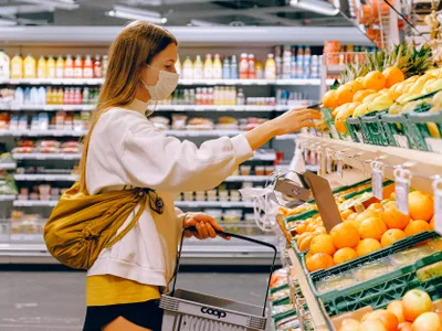 Sute de tone de alimente contaminate au fost retrase de pe piaţă în acest an