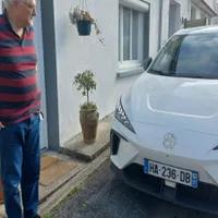 Șoc la priză, pentru un pensionar! Factură de 1.195 € pentru o singură încărcare a mașinii electrice - Foto: sudouest.fr