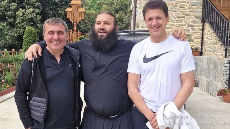 Hagi și Popescu la Muntele Athos. Foto: gsp
