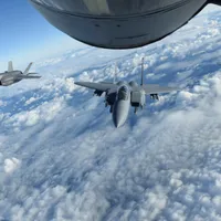 SUA mai scoate 150.000.000.000$ pentru apărare. China lansează 2 avioane de generația 6 - Foto: Profimedia images