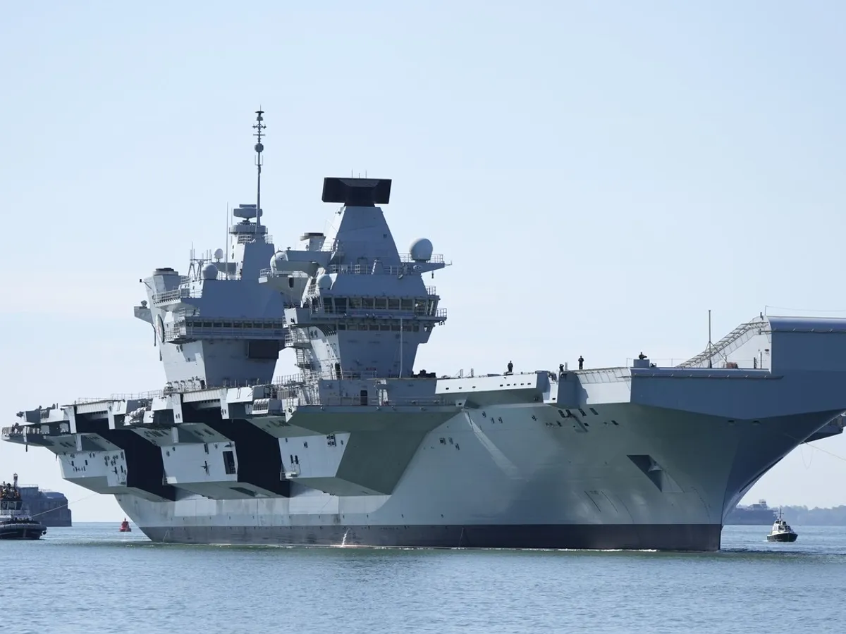 100 de nave din "flota fantomă" a Rusiei au tranzitat apele britanice. Navele au trecut nestingherite