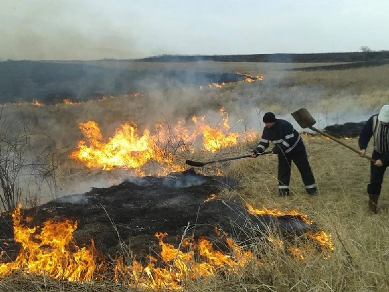 Foto: Incendiu puternic în Ploiești. E al doilea de astăzi Sursa: ISU