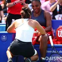 Bianca Andreescu o încurajează pe Serena Williams. Foto Getty Images