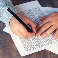 Noua metodă prin care profesorii vor corecta examenele naționale în 2024. Nu se mai face cu pixul - Foto: Profimedia Images/ Imagine cu caracter ilustrativ