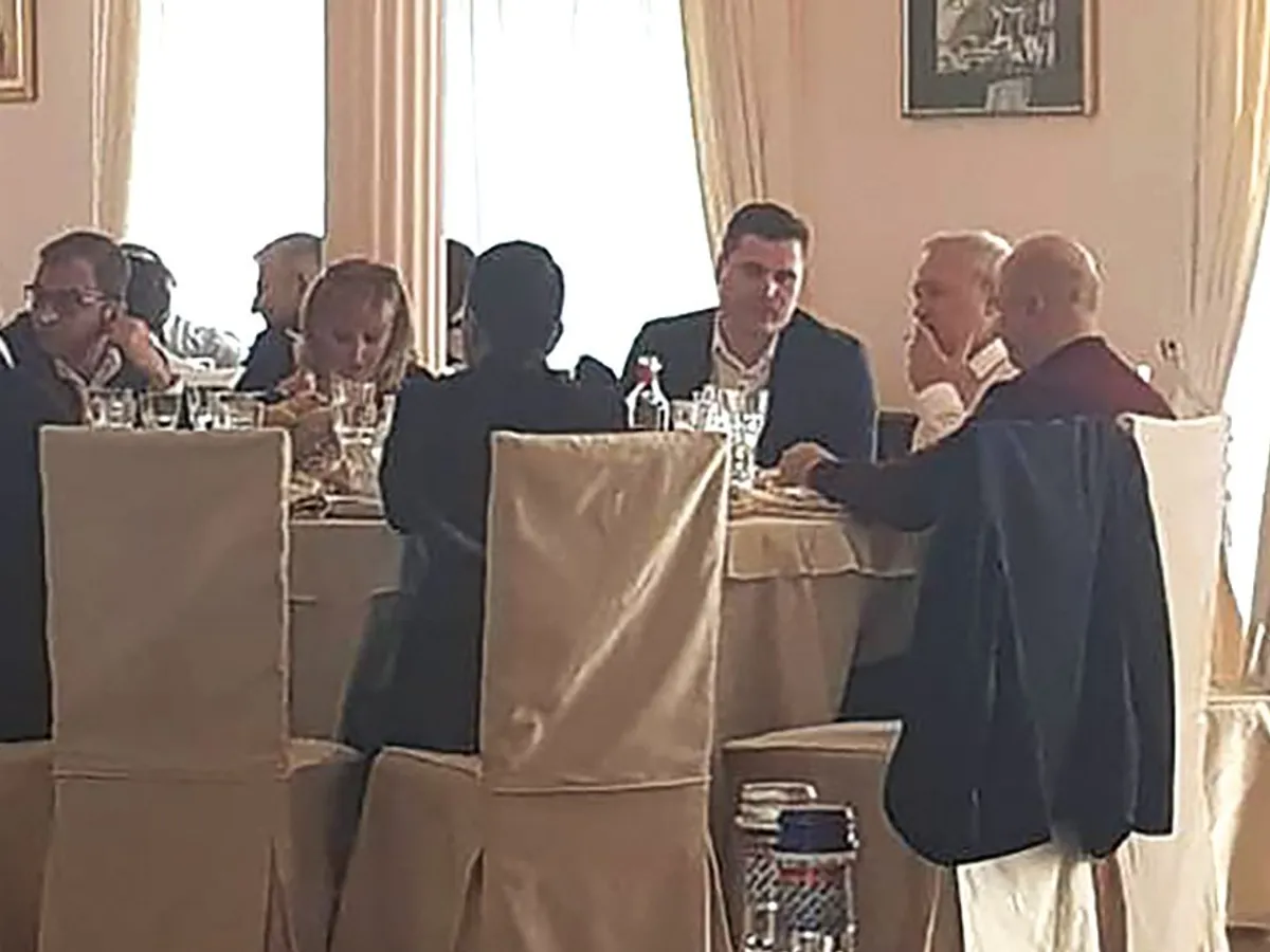Adjunctul Poliției Călărași, Petronel Dumitrașcu, la masă cu Liviu Dragnea, șef al PSD