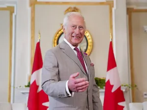Regele Carol așteaptă înainte de o întâlnire, la Rideau Hall, în Ottawa - Foto: Profimedia Images