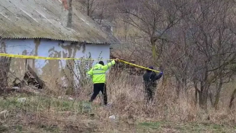 O fată de 13 ani, reținută pentru că ar fi ucis două femei, mamă și fiică, prin tăierea gâtului Foto: botosaneanul.ro