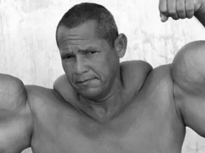 ”Popeye” a murit. Ce a făcut pentru a avea bicepși de 73 de centimetri: ”Nu sfătuiesc pe nimeni”